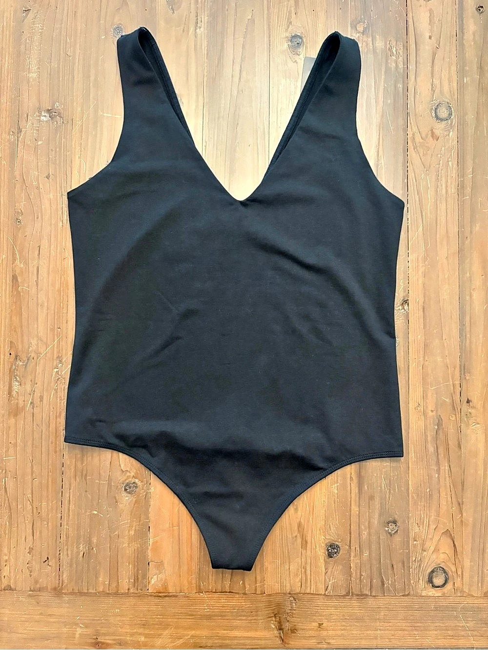 NWT Express Body Contour Compression Deep V-Neck Bodysuit - Black Large